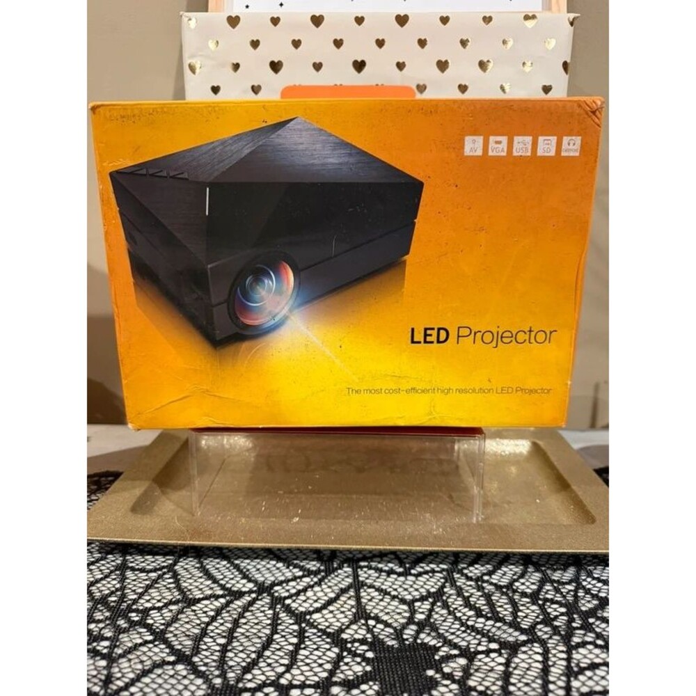 Mini LED Projector Portable Home Theater - Used